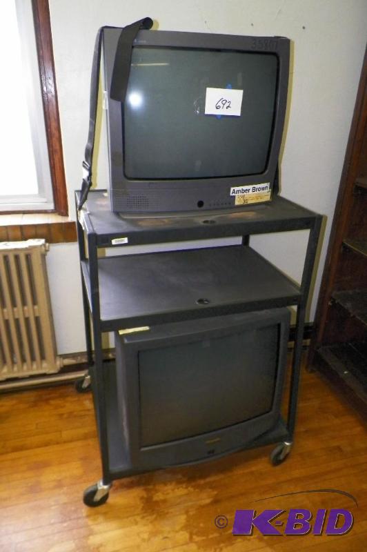 lot 692 image: AVTV Cart