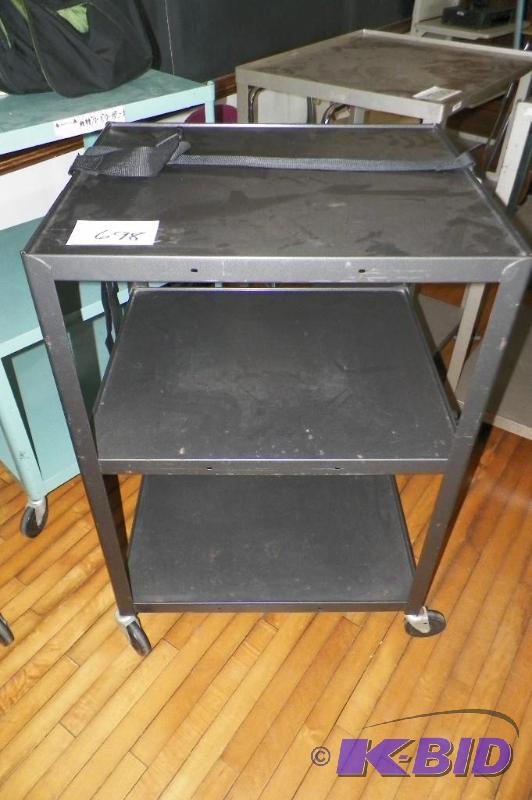 lot 698 image: AVTV Cart