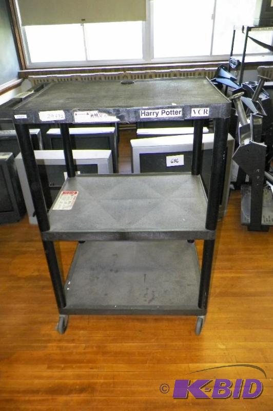 lot 699 image: AVTV Cart