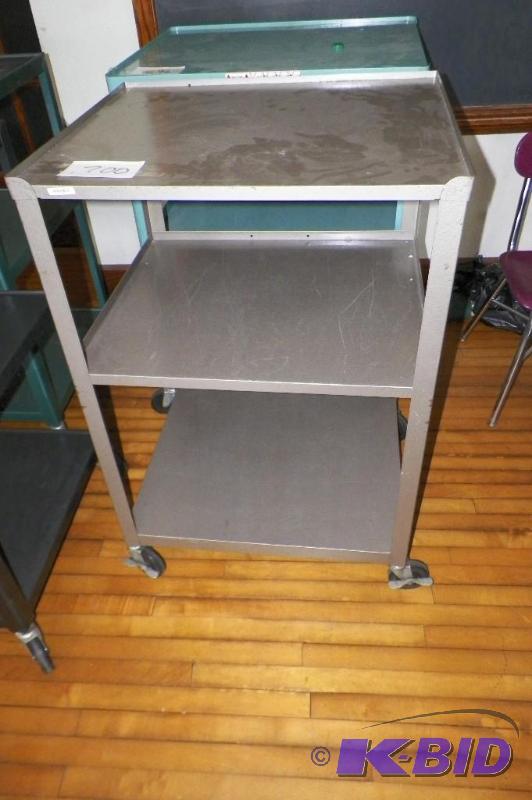lot 700 image: AVTV Cart