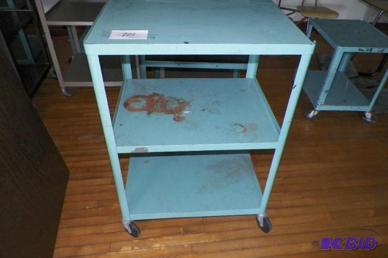 lot 701 image: AVTV Cart