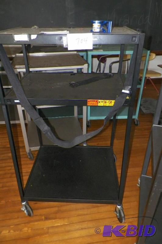 lot 704 image: AVTV Cart