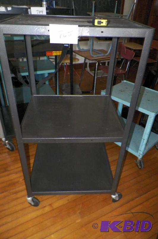 lot 705 image: AVTV Cart