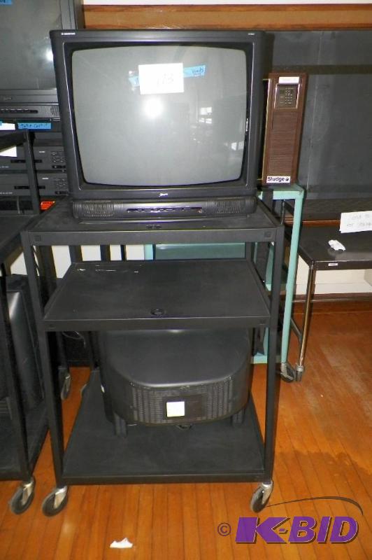 lot 713 image: AVTV Cart