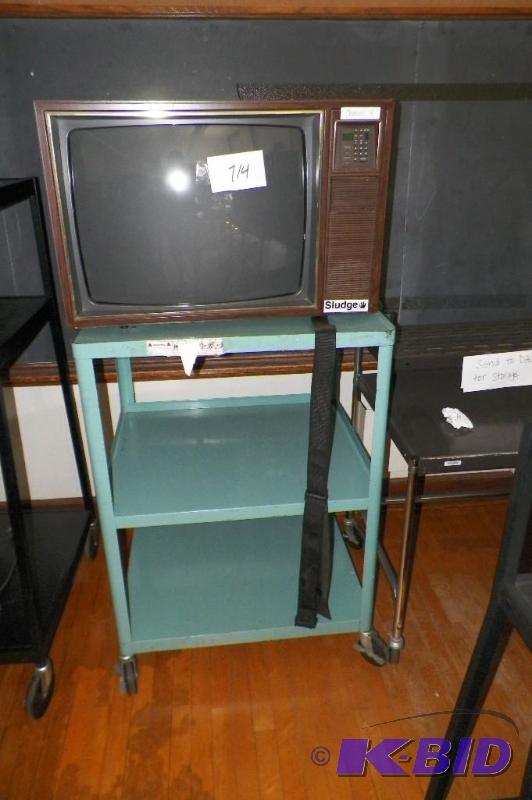 lot 714 image: AVTV Cart