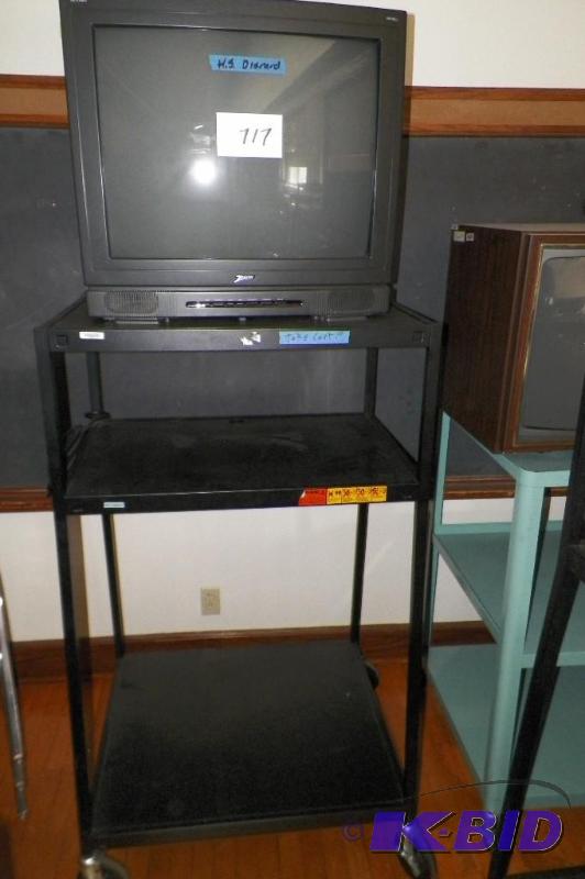 lot 717 image: AVTV Cart