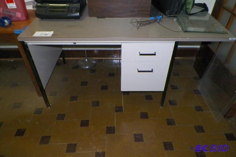 lot 725 image: Office Furniture (NURSES ROOM)