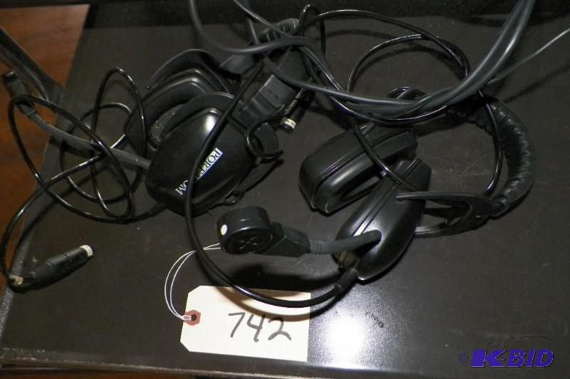 lot 742 image: Portscom Headphone