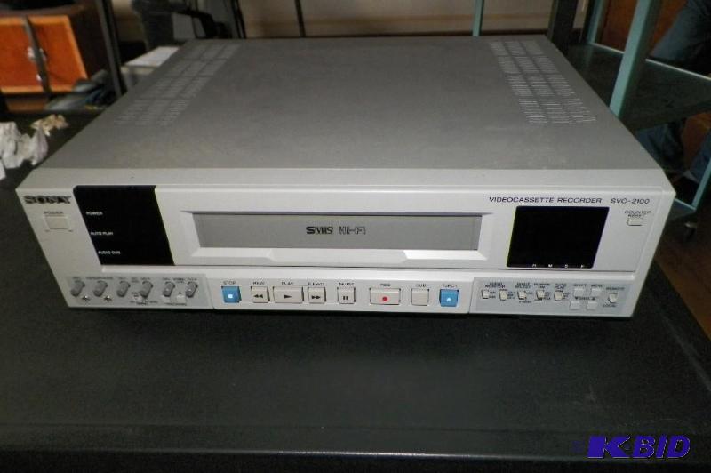 lot 745 image: Sony VCR