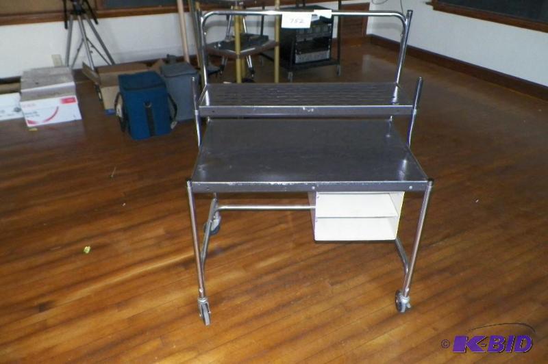 lot 752 image: Cart for Video