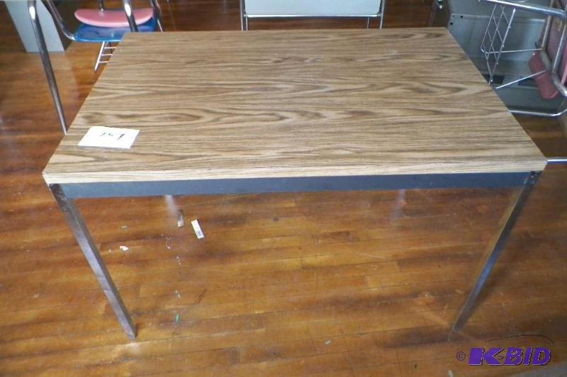 lot 757 image: Office Furniture