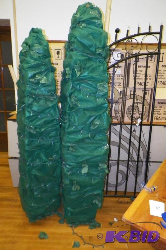 lot 766 image: Prom Decorations