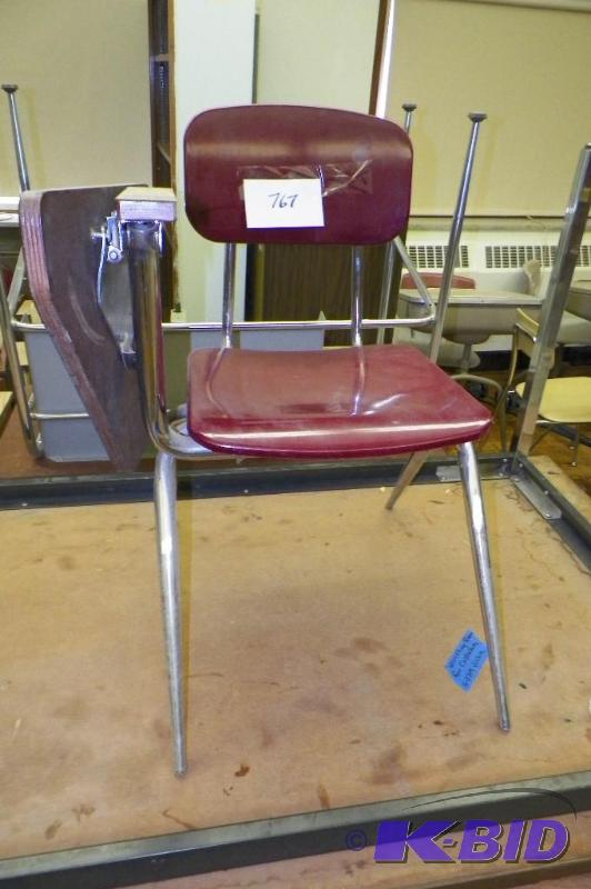 lot 767 image: 9 Desks