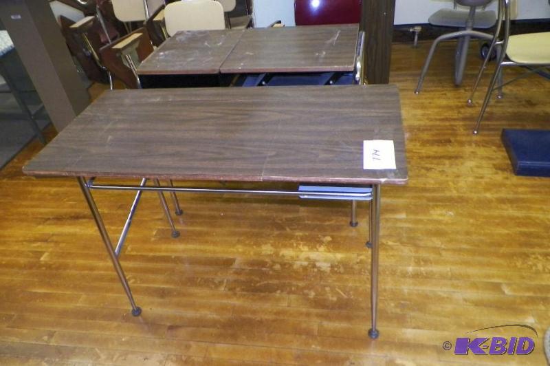 lot 774 image: 2 Desks