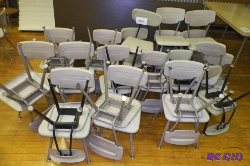lot 810 image: 30 Youth Chairs