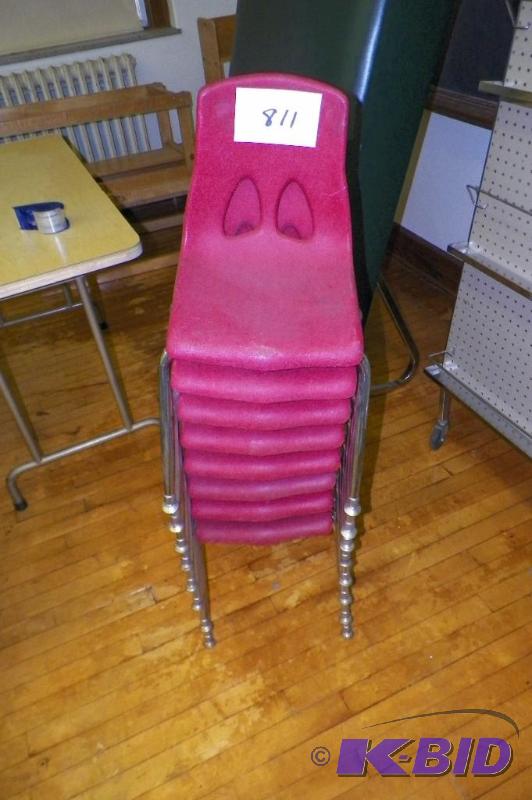 lot 811 image: 8 Youth Chairs