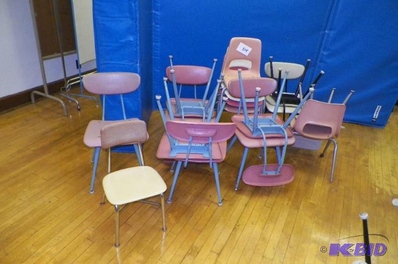 lot 814 image: 16 Adult & Youth Chairs