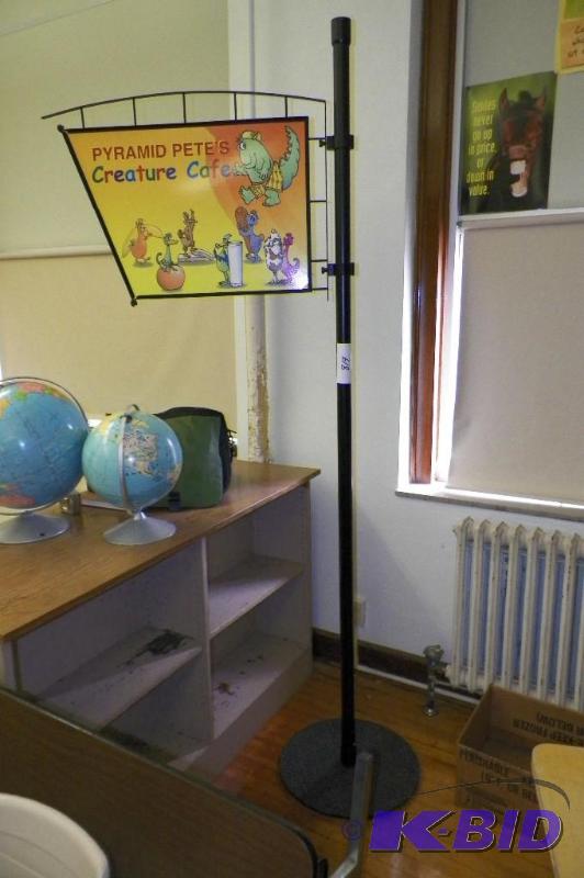 lot 819 image: Pyramid Pete Sign