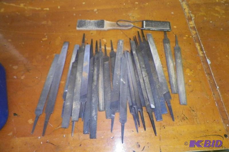 lot 828 image: 27 Nicholson and Wilshire Wood Files (Room 218221 Art Room)