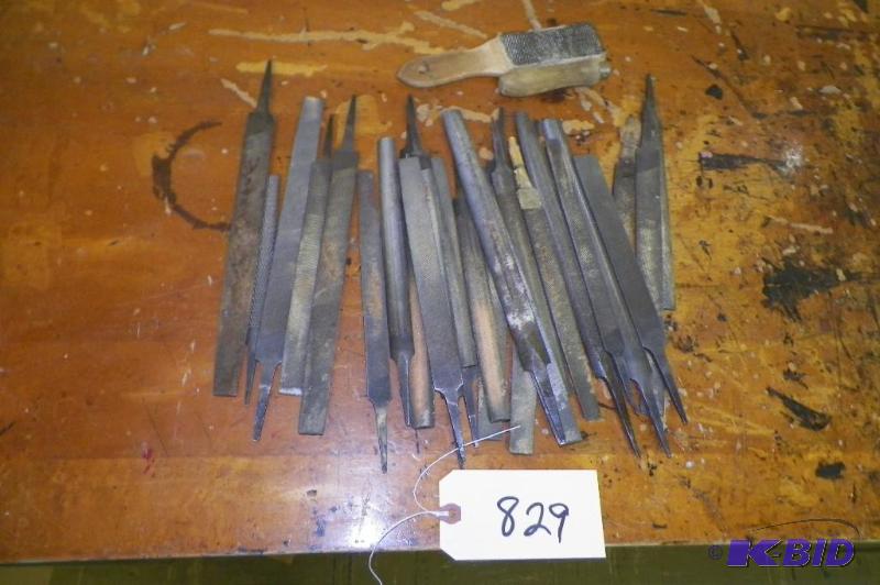 lot 829 image: 27 Nicholson and Wilshire Wood Files