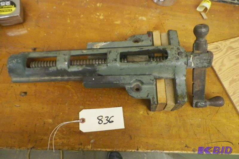 lot 836 image: Under table Clamp #6B 9 inches wide