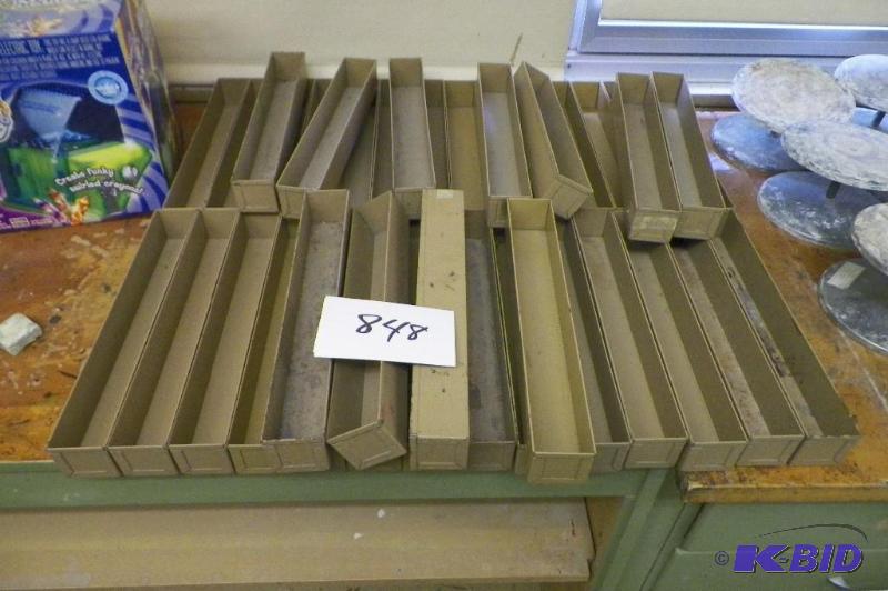 lot 848 image: Metal Trays 2 x 2 x 14