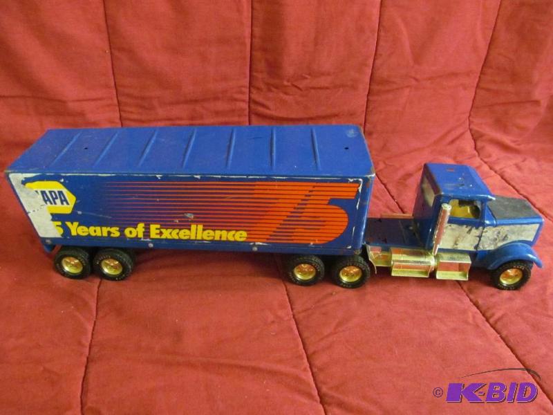 lot 105 image: Toy