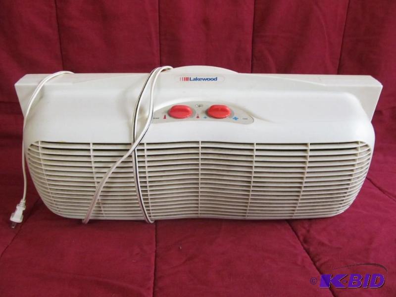 lot 106 image: Fan