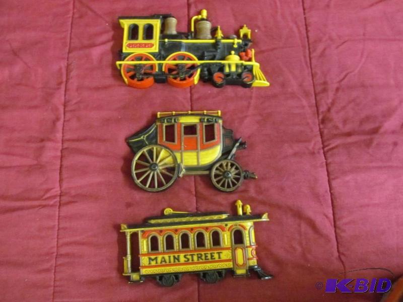 lot 109 image: Wall Decor