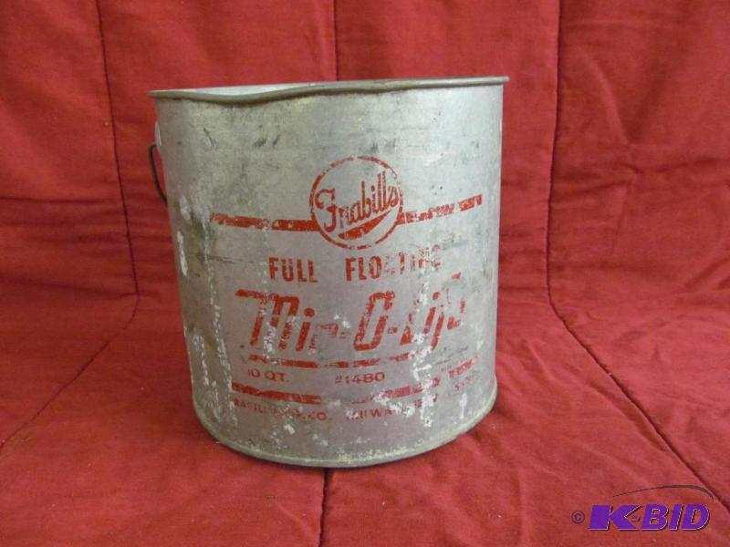 lot 110 image: Bucket