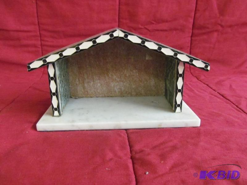 lot 115 image: Christmas