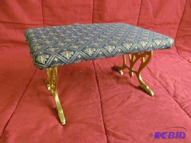 lot 121 image: Stool