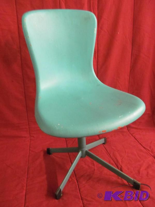 lot 123 image: Vintage