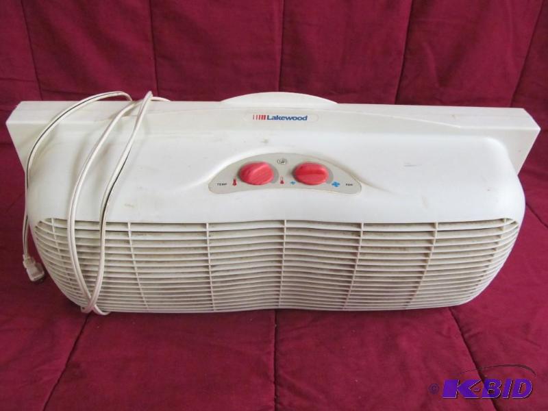 lot 137 image: Fan