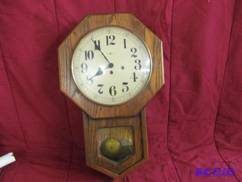 lot 175 image: Clock