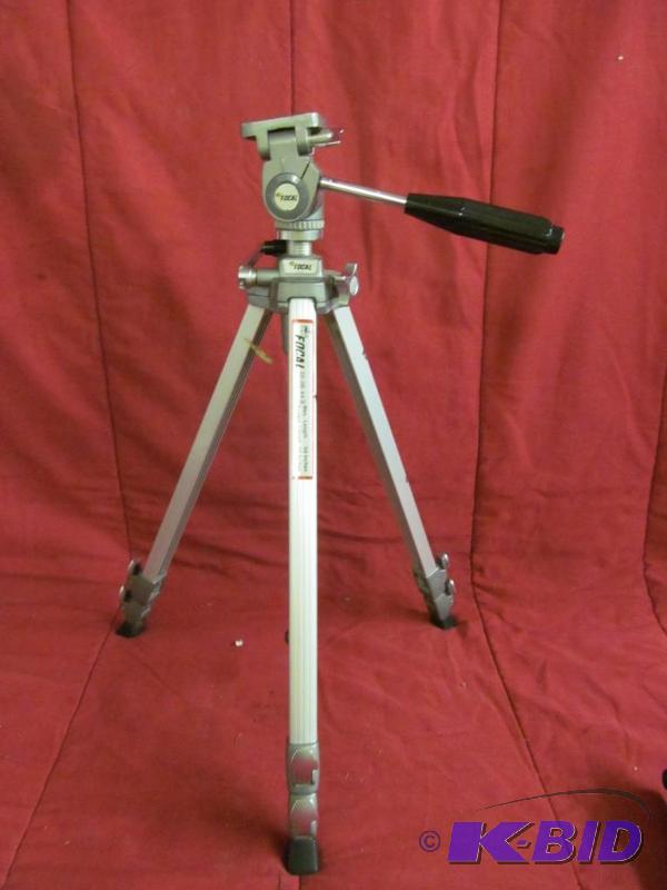 lot 204 image: Tripod