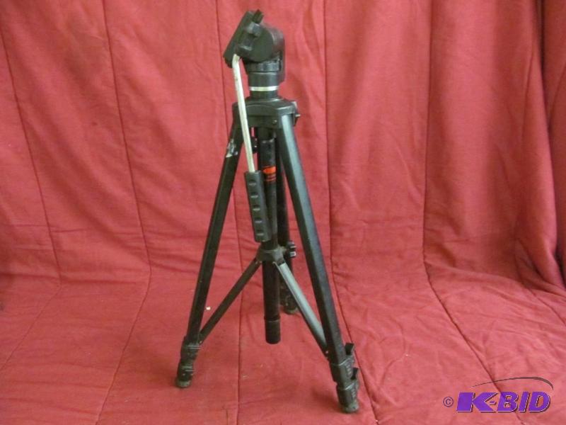 lot 206 image: Tripod