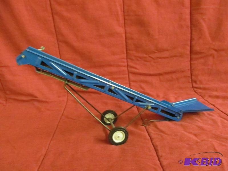 lot 250 image: Toy