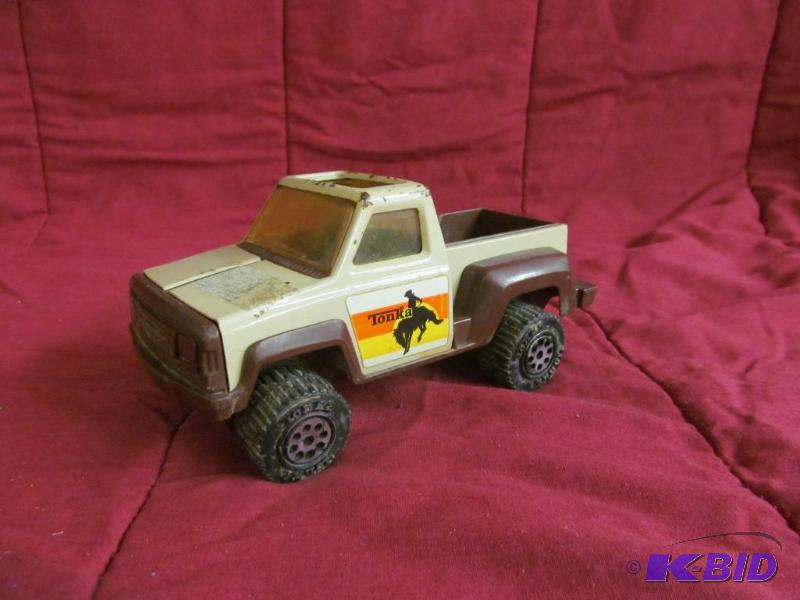 lot 87 image: Toy