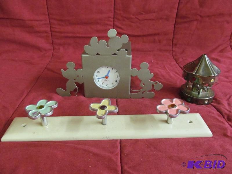 lot 99 image: Household
