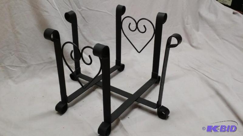 Wrought Iron Magazine rack, black i...