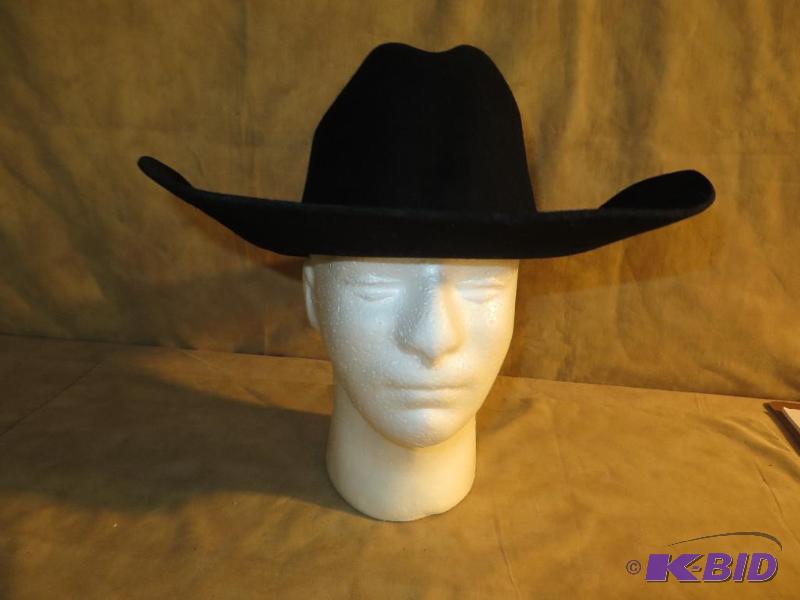 Size 7 black felt western hat.&nbsp...