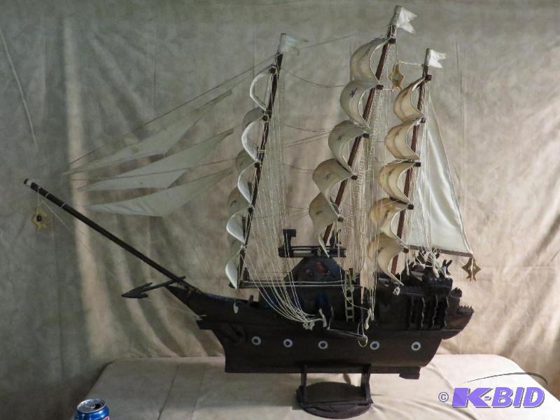 Pirate Ship with &quotskull and cr...