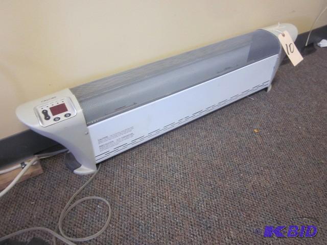 lot 10 image: Calore&nbsp3 long digital heater,...