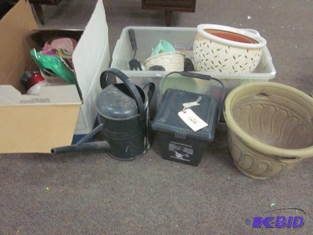 lot 126 image: Large lot of outdoor garden items, ...