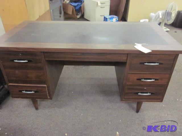 lot 127 image: Vintage mid century desk....