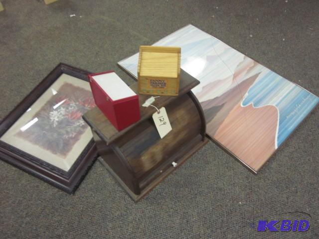 lot 129 image: Miscellaneous lot of wood items and...
