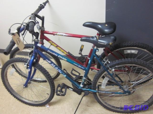 lot 13 image: Pair of bikes, parts or fix, please...