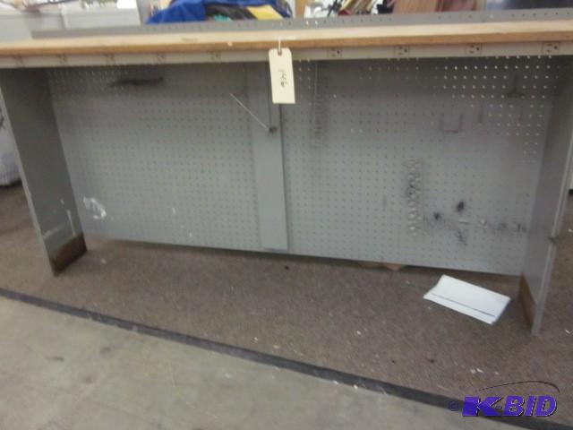 lot 146 image: Wood and peg slots&nbspwork bench ...