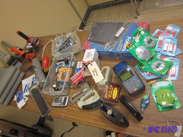 lot 19 image: Entire table of office and shipping...